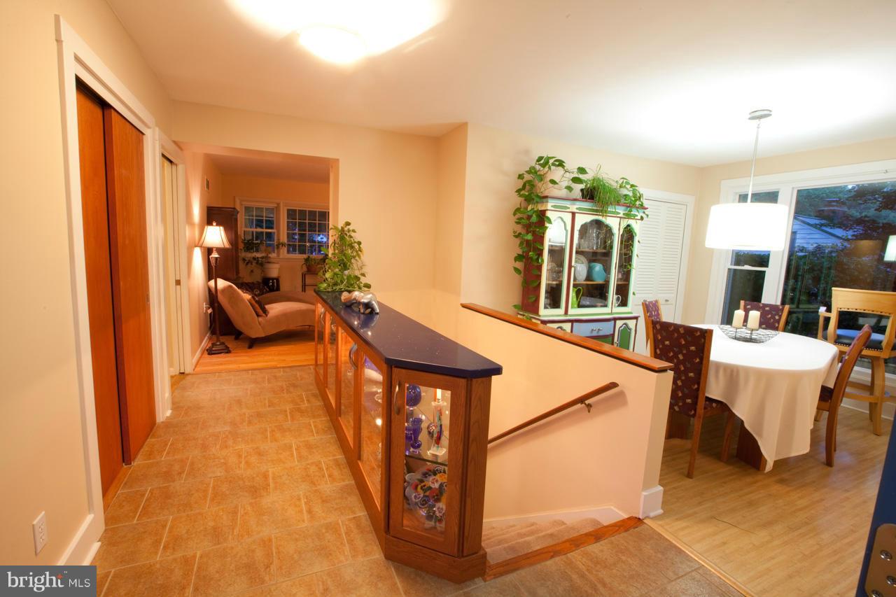 9450 St Andrews Way Silver Spring, MD 20901 - Photo 3 of 30 Foyer