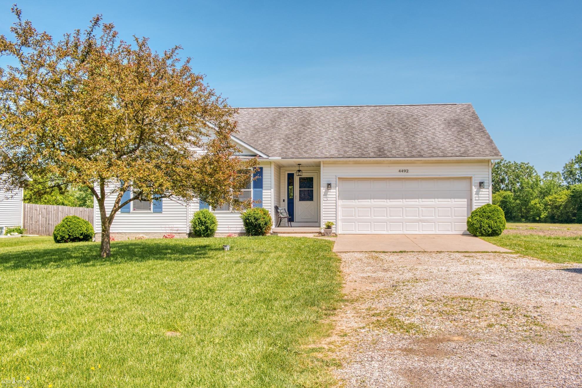 4492 North Belsay Road Flint, MI 48506 - Photo 2 of 34 50142908-6411cb16-b282-4224-96e7-316a1cd05b32.JPG