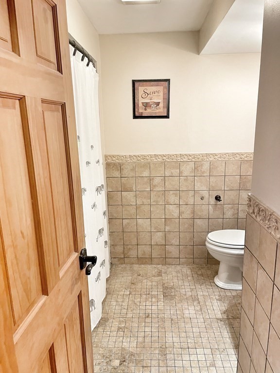 6 Larson Circle Burlington, MA 01803 - Photo 10 of 33