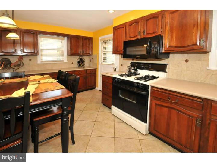42 Johns Road Cheltenham, PA 19012 - Photo 8 of 24 Kitchen