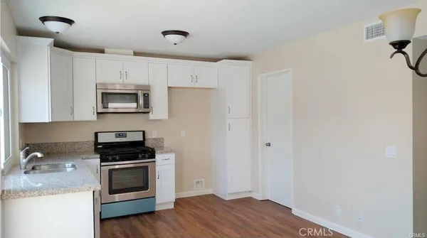$3,250 | 8 Sage, Irvine, CA 92604