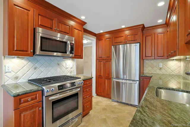 $475,000 | 1270 North Avenue, Unit 3A, New Rochelle, NY 10804