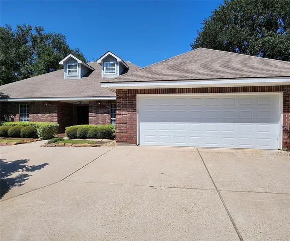 $519,900 | 104 April Wind Drive South, Conroe, TX 77356