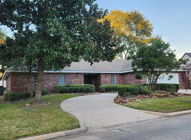 $519,900 | 104 April Wind Drive South, Conroe, TX 77356