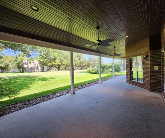 $519,900 | 104 April Wind Drive South, Conroe, TX 77356