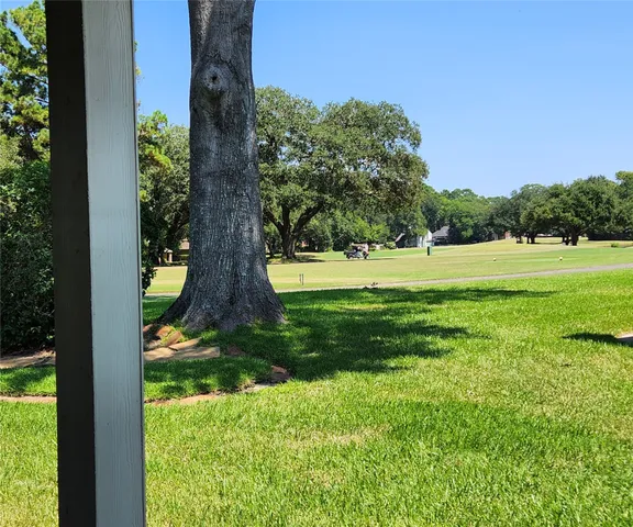 $519,900 | 104 April Wind Drive South, Conroe, TX 77356