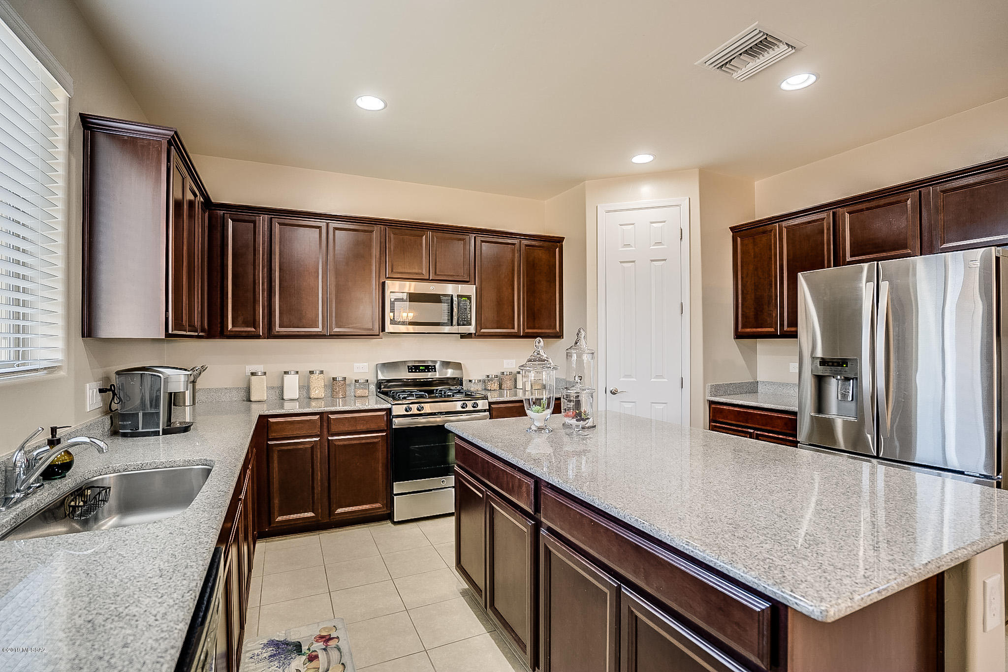 6766 Neptune Cove Road Tucson, AZ 85756 - Photo 12 of 35 Gallery Image 12