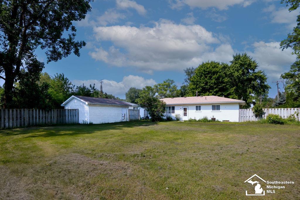 6200 Jackman Road Temperance, MI 48182 - Photo 10 of 40 50178100-586f290d-81c8-4f93-b150-9a647de219fb.JPG