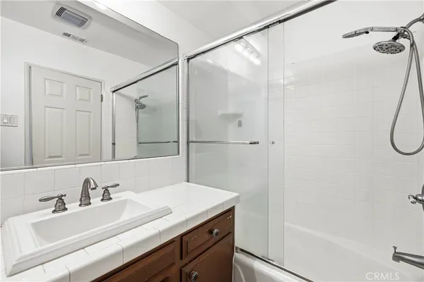 $1,370,000 | 9601 Creemore Place, Tujunga, CA 91042