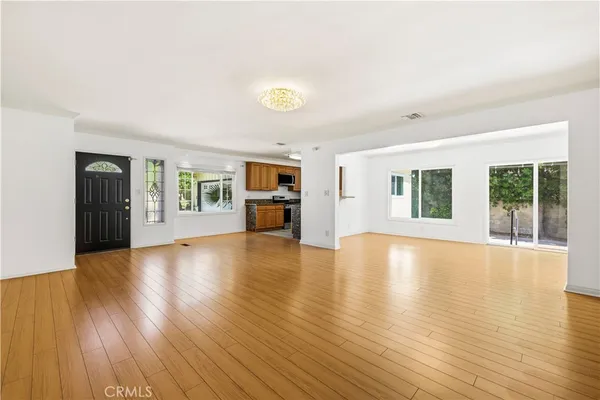$1,370,000 | 9601 Creemore Place, Tujunga, CA 91042