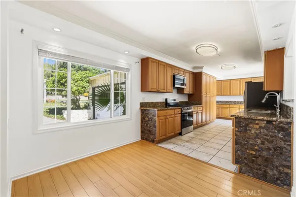 $1,370,000 | 9601 Creemore Place, Tujunga, CA 91042