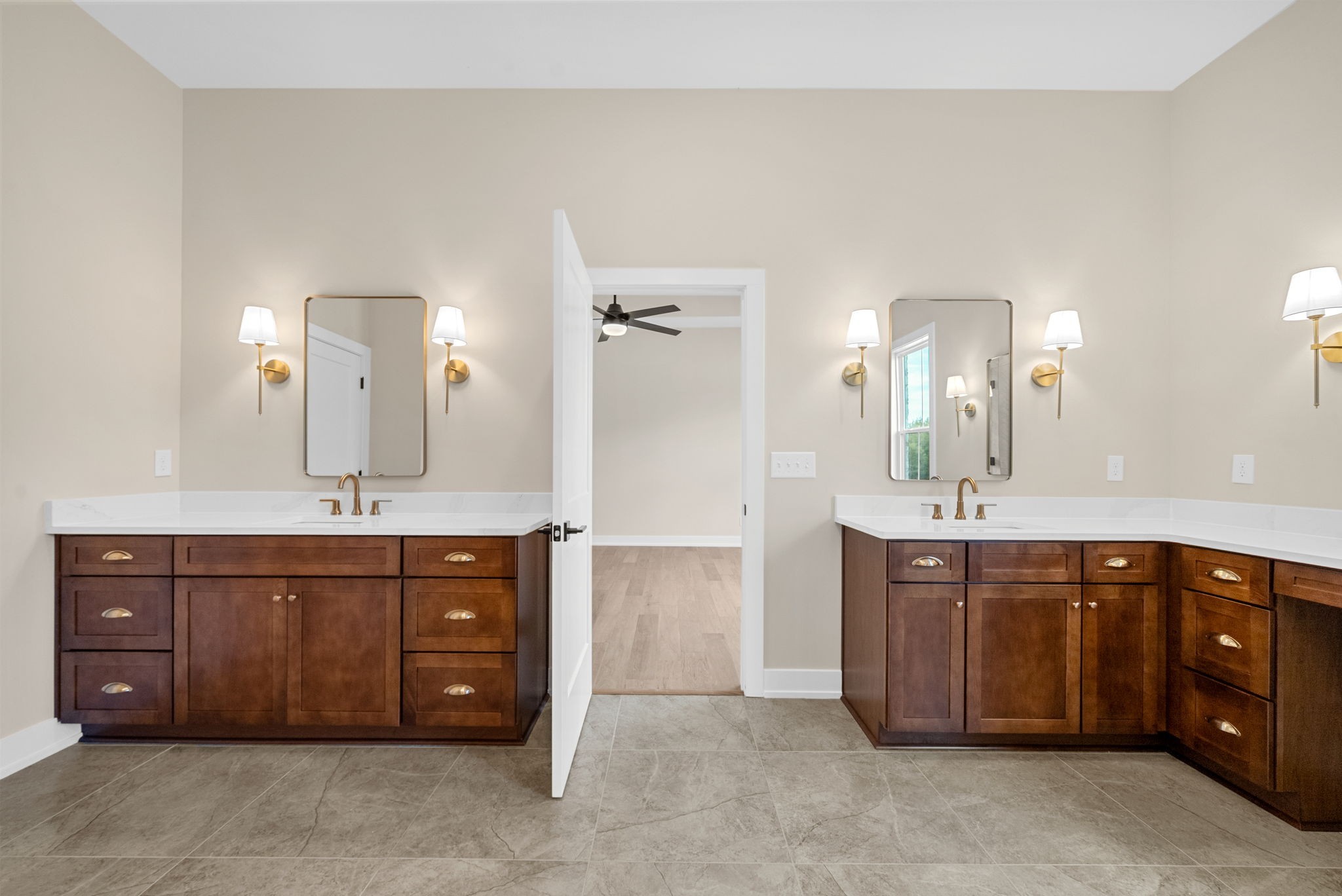 3712 Budds Creek Road Palmyra, TN 37142 - Photo 18 of 100 a spacious bathroom with a tub double sink and mirror