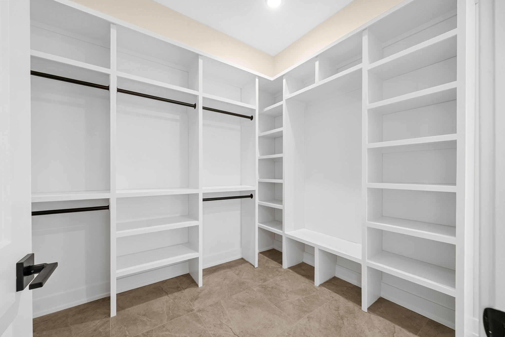 3712 Budds Creek Road Palmyra, TN 37142 - Photo 25 of 100 a view of an empty walk in closet