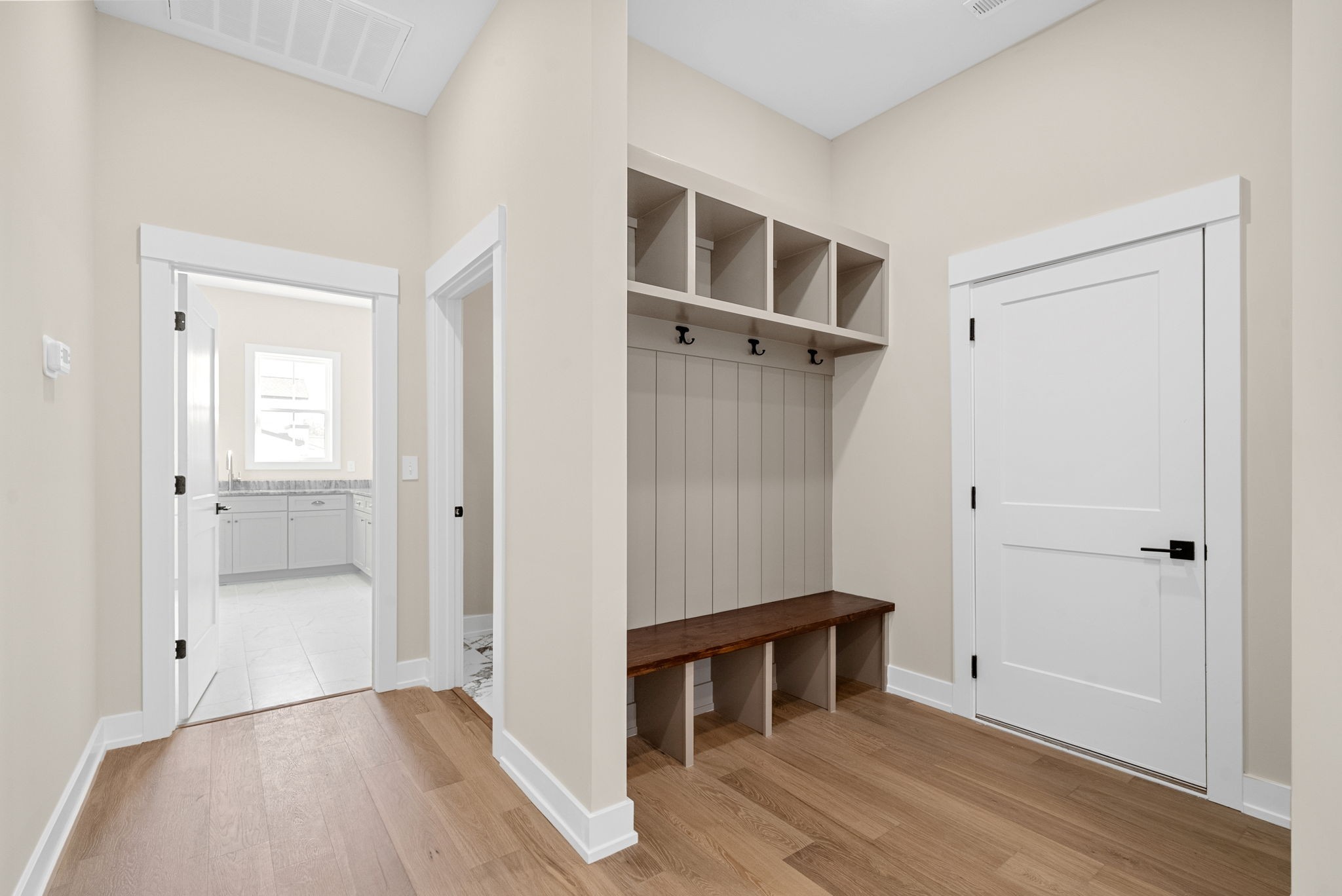 3712 Budds Creek Road Palmyra, TN 37142 - Photo 28 of 100 a view of a room with wooden floor