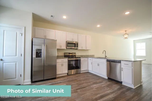 $274,900 | 202 Sandy Cv Lane, Sneads Ferry, NC 28460