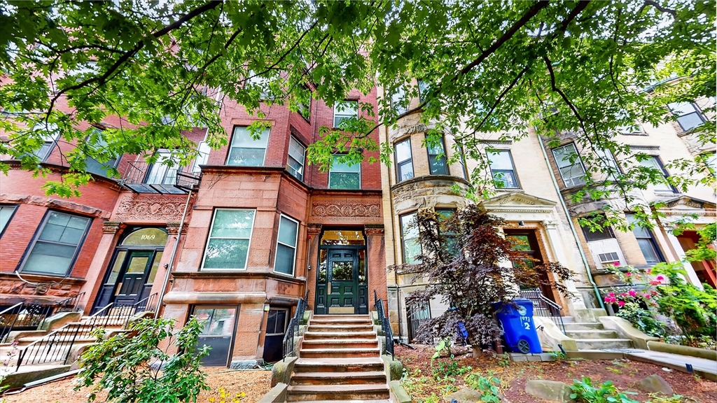1071 Beacon Street, Unit 3 Brookline, MA 02446 - Photo 3 of 11