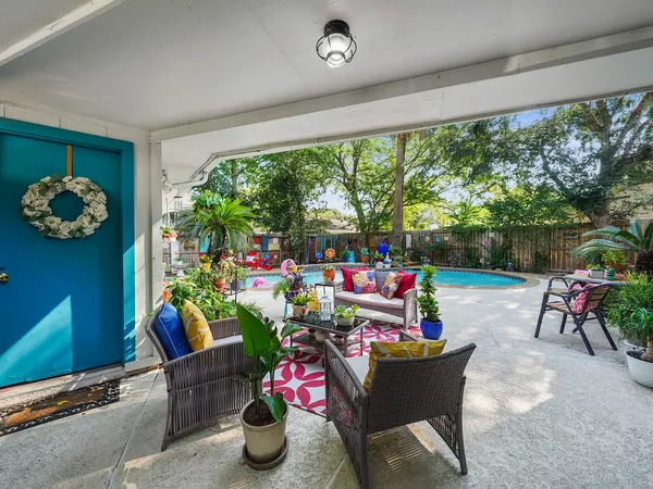 $366,900 | 14014 Locke Lane, Houston, TX 77077