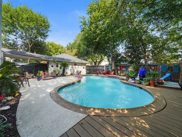 $366,900 | 14014 Locke Lane, Houston, TX 77077