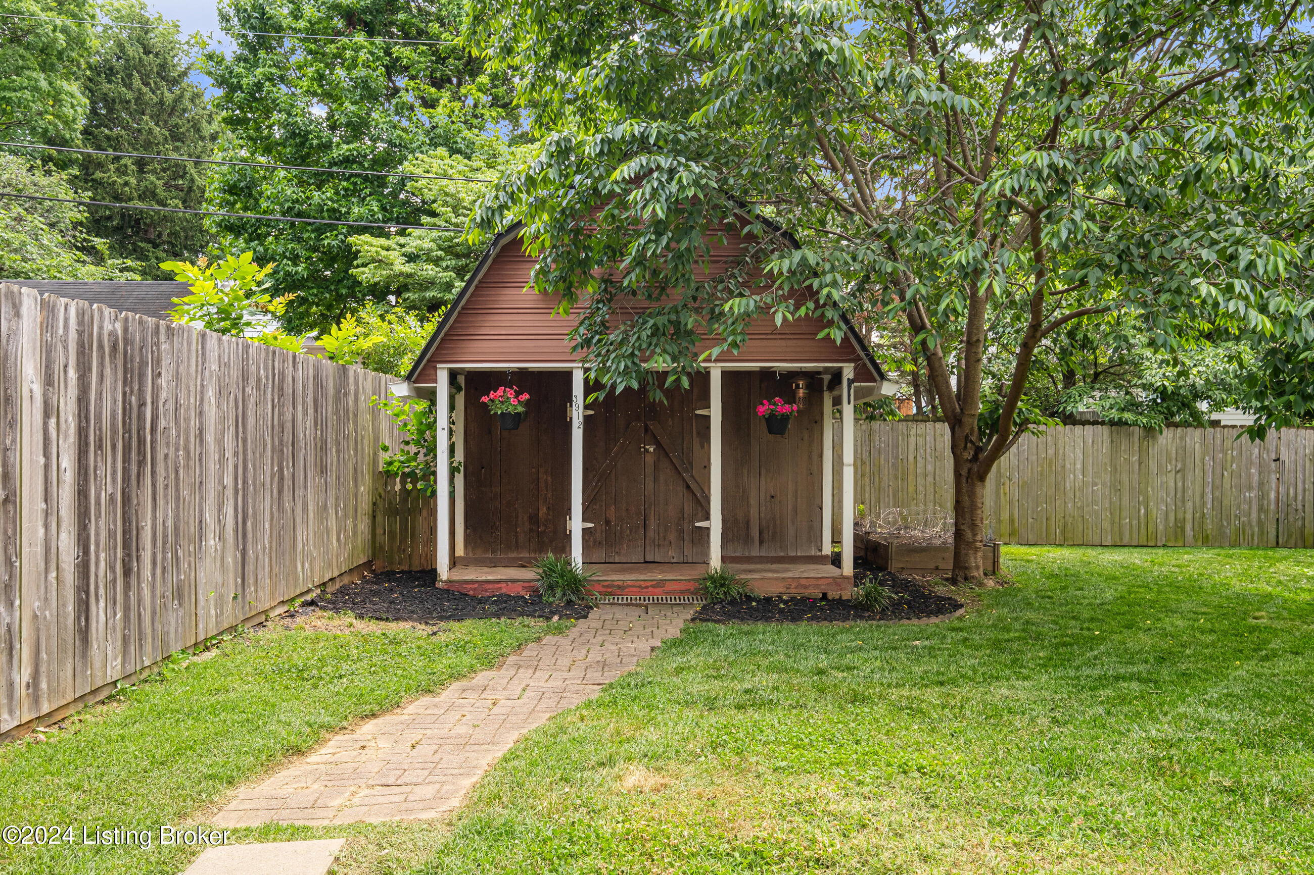3912 Alton Road Louisville, KY 40207 - Photo 38 of 42 3912alton_119