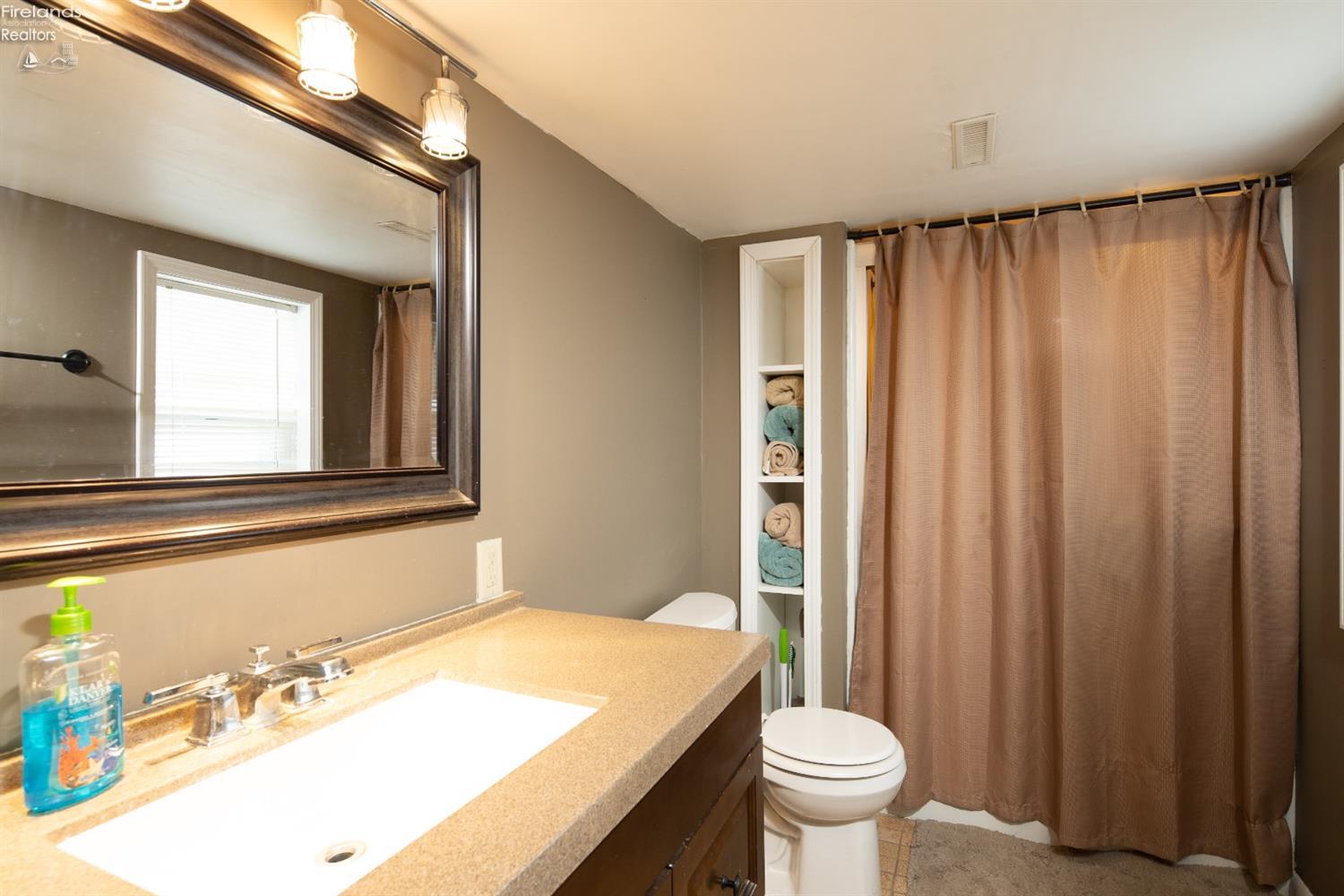 809 Upton Road Fremont, OH 43420 - Photo 14 of 31 Gallery Image 14