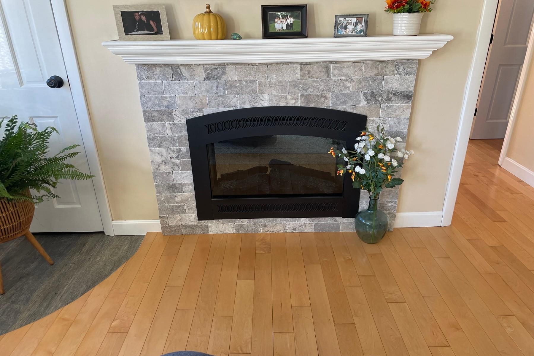 4 Cardinal Drive Springfield, VT 05156 - Photo 4 of 29
