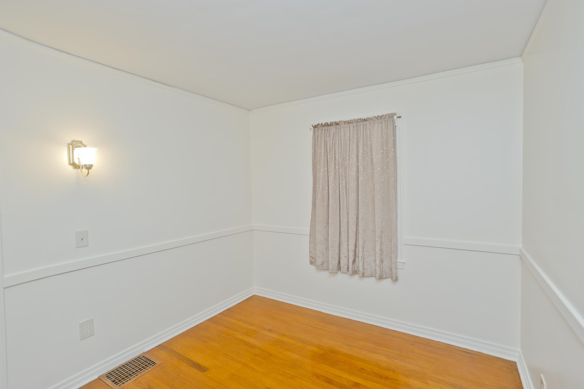 55 Arden Street Springfield, MA 01118 - Photo 20 of 32 Gallery Image 20