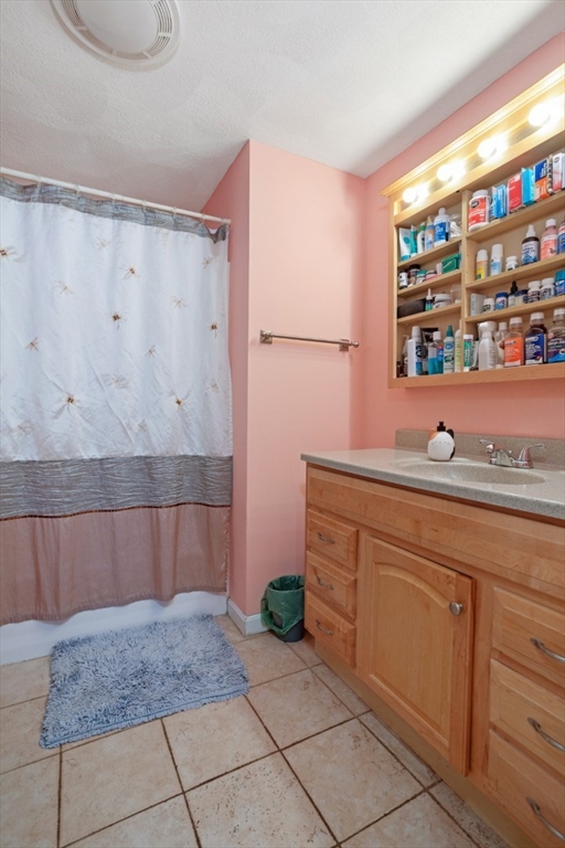 66 Springdale Avenue Saugus, MA 01906 - Photo 21 of 40