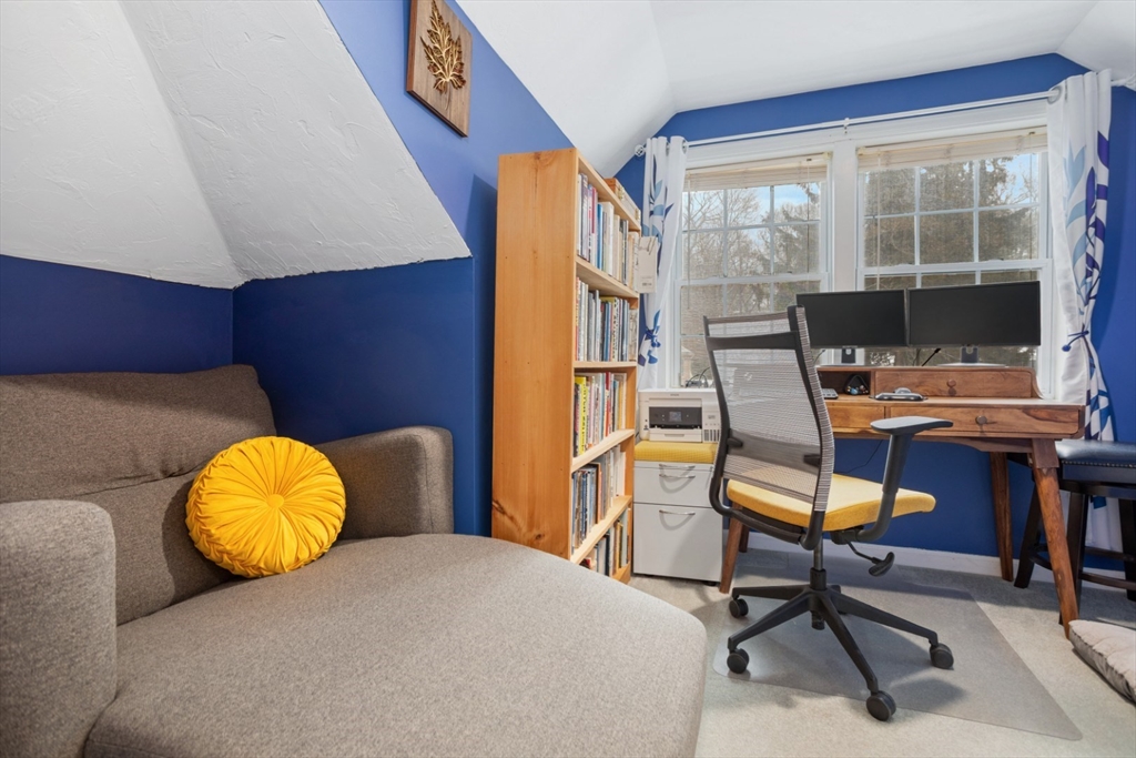 66 Springdale Avenue Saugus, MA 01906 - Photo 22 of 40