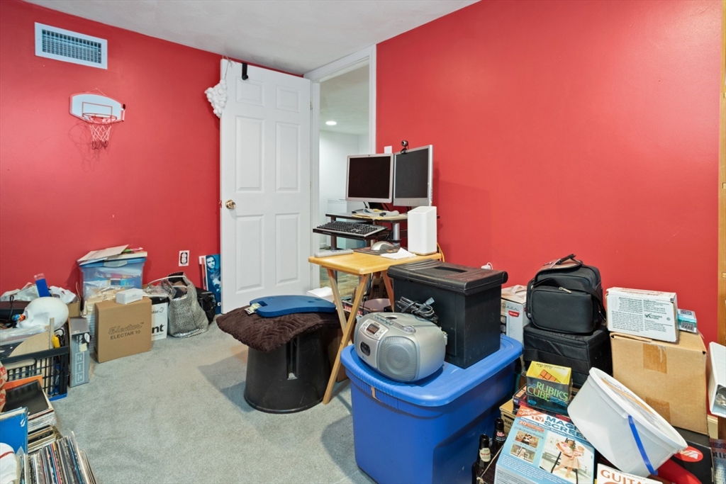 66 Springdale Avenue Saugus, MA 01906 - Photo 30 of 40