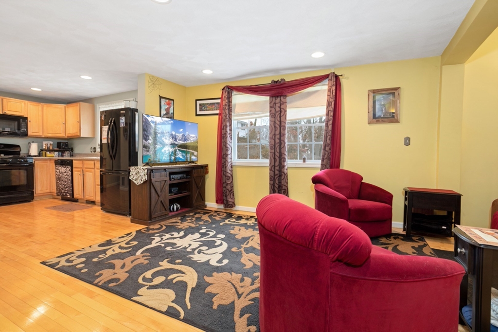 66 Springdale Avenue Saugus, MA 01906 - Photo 5 of 40