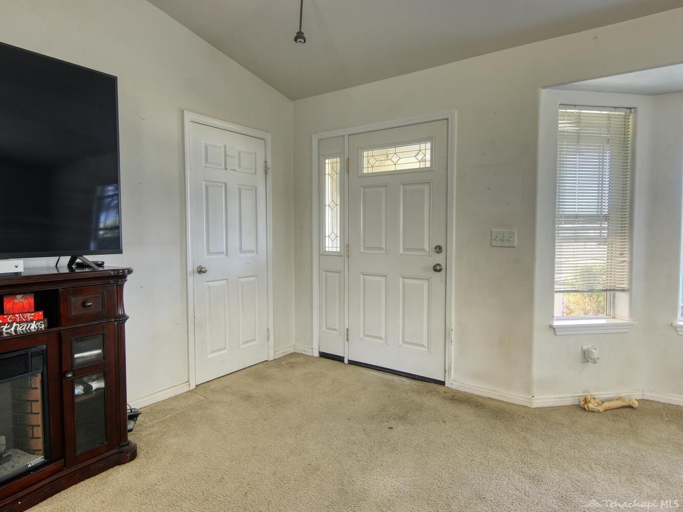 21725 Mid Way Tehachapi, CA 93561 - Photo 6 of 39 Gallery Image 6