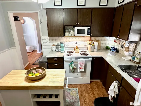 $140,000 | 1 Sunset Drive, Jacksonville, IL 62650