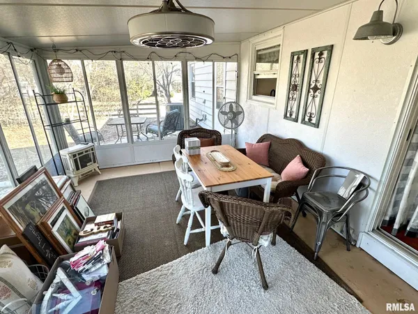 $140,000 | 1 Sunset Drive, Jacksonville, IL 62650