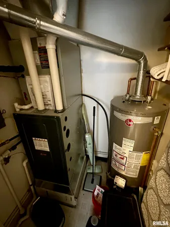 $140,000 | 1 Sunset Drive, Jacksonville, IL 62650