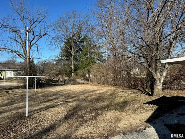 $140,000 | 1 Sunset Drive, Jacksonville, IL 62650