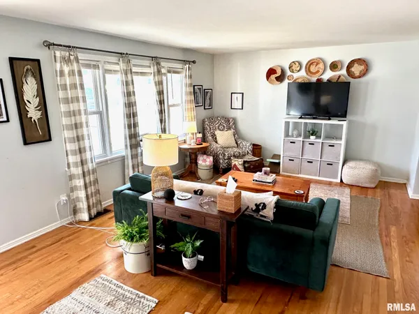 $140,000 | 1 Sunset Drive, Jacksonville, IL 62650