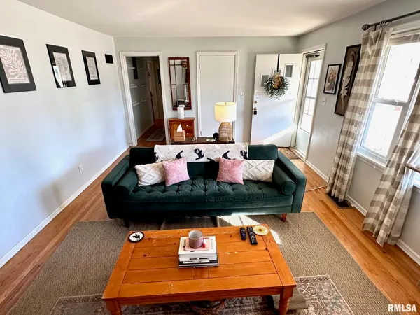 $140,000 | 1 Sunset Drive, Jacksonville, IL 62650