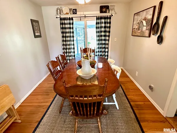 $140,000 | 1 Sunset Drive, Jacksonville, IL 62650