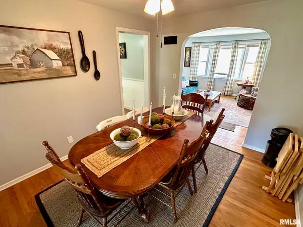 $140,000 | 1 Sunset Drive, Jacksonville, IL 62650