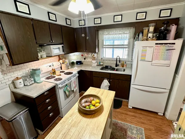 $140,000 | 1 Sunset Drive, Jacksonville, IL 62650