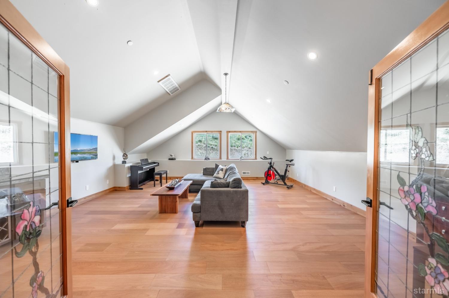 151 Silver Peak Road Markleeville, CA 96120 - Photo 14 of 33 Large Game Room