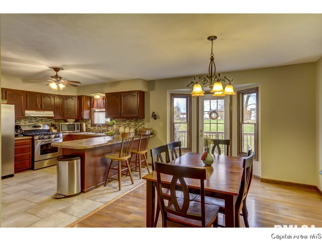 36 Antoinette Road Auburn, IL 62615 - Photo 7 of 28