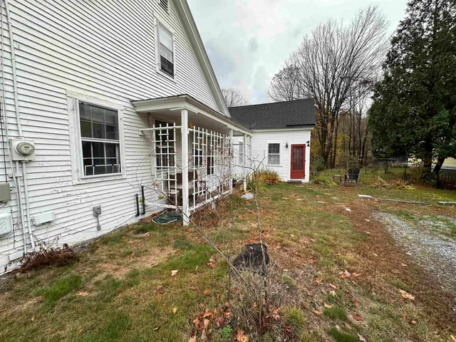 $2,100 | 7 Bennington Road, Unit 2, Hancock, NH 03449