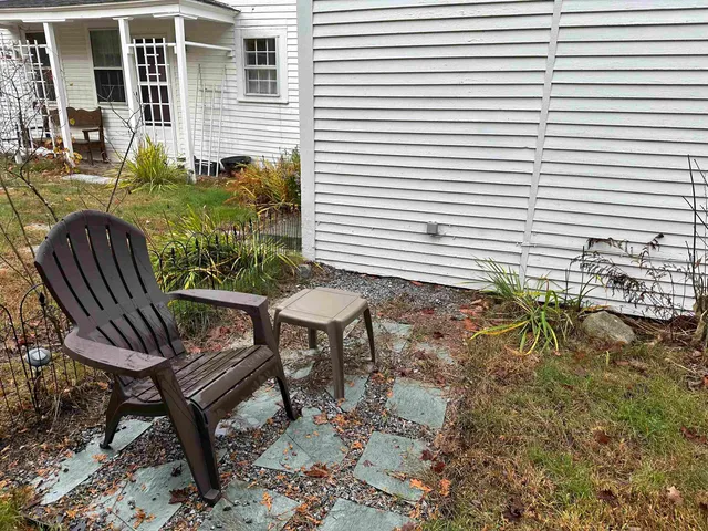 $2,100 | 7 Bennington Road, Unit 2, Hancock, NH 03449