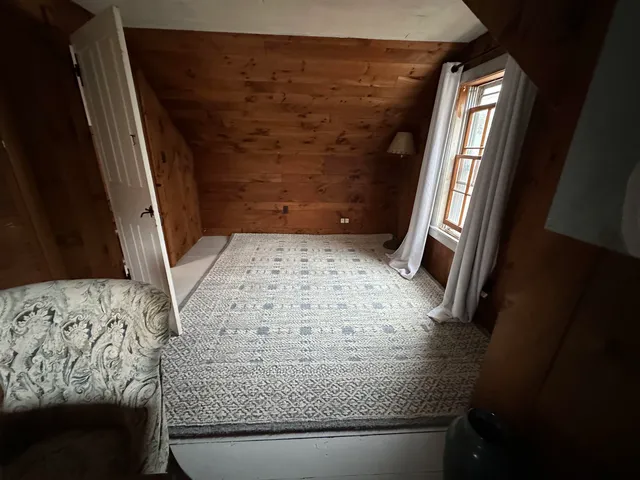 $2,100 | 7 Bennington Road, Unit 2, Hancock, NH 03449