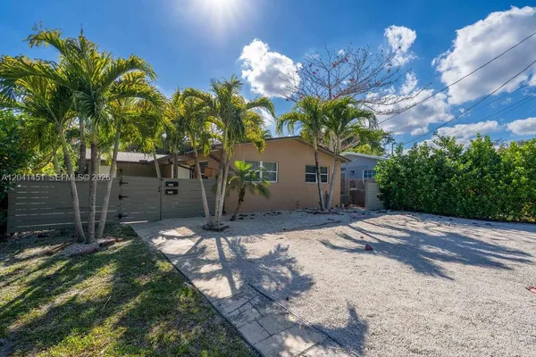 $2,350 | 2470 Northeast 182nd Terrace, Unit 1, North Miami Beach, FL 33160