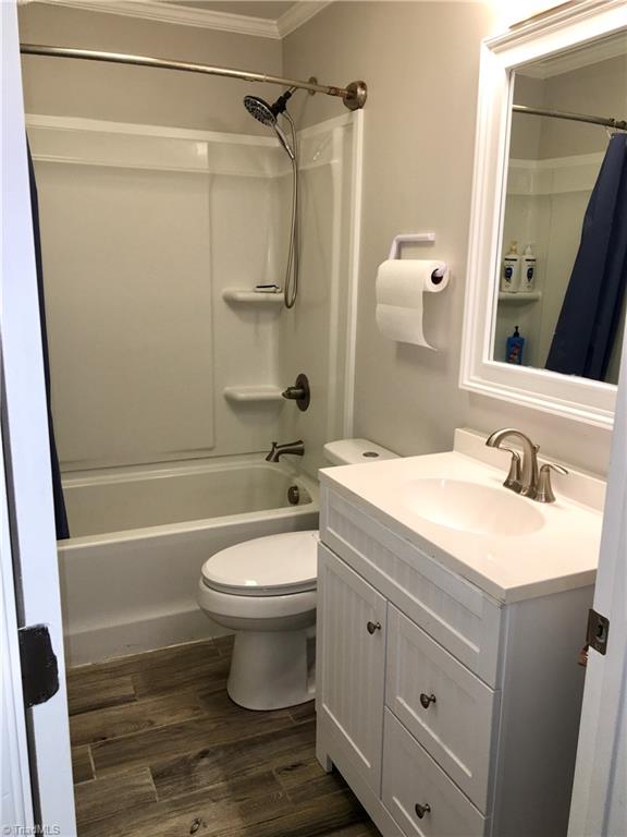 811 Spring Street Reidsville, NC 27320 - Photo 14 of 22 Hall Bath