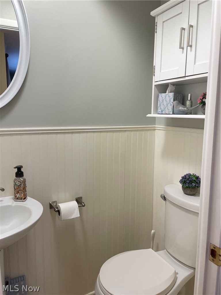 6472 State Road, Unit J2 Parma, OH 44134 - Photo 4 of 34 Half Bath