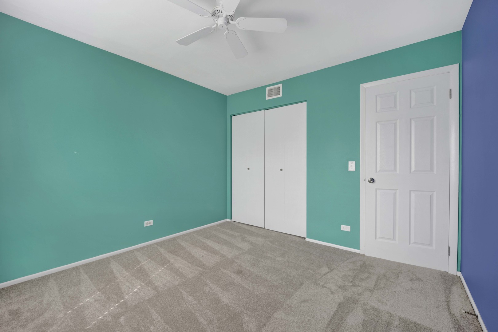 2631 Smith Street Rolling Meadows, IL 60008 - Photo 16 of 24 a view of a room that has a fan and window