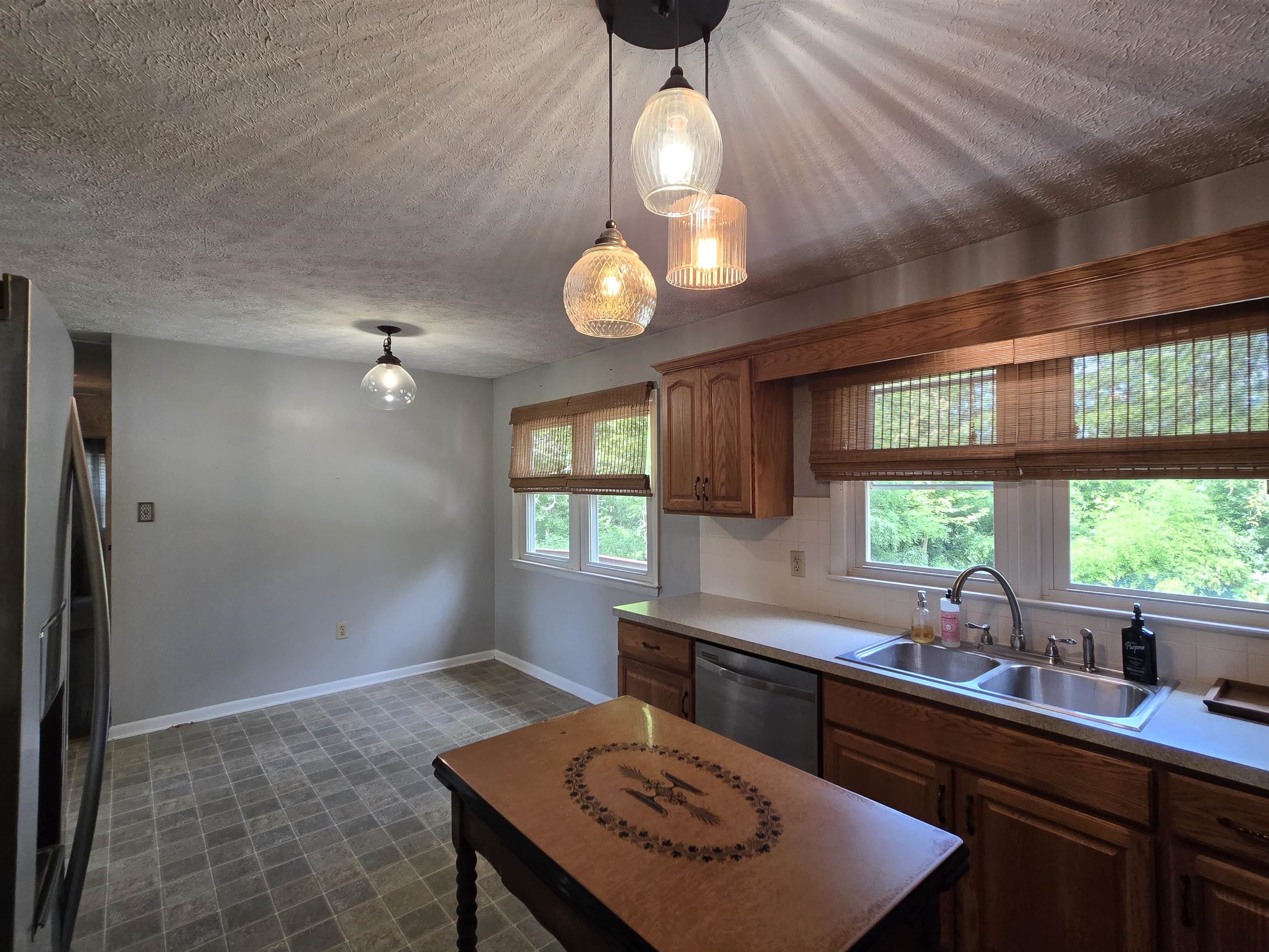 604 Oak Leaf Road Luray, VA 22835 - Photo 9 of 34 Gallery Image 9